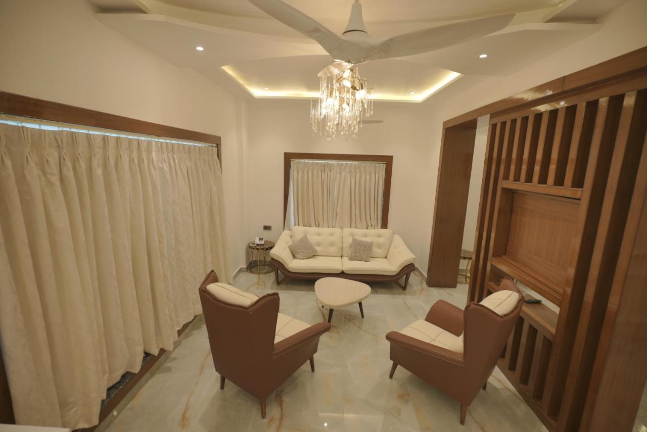Golden Stone Resorts Alīgarh 외부 사진