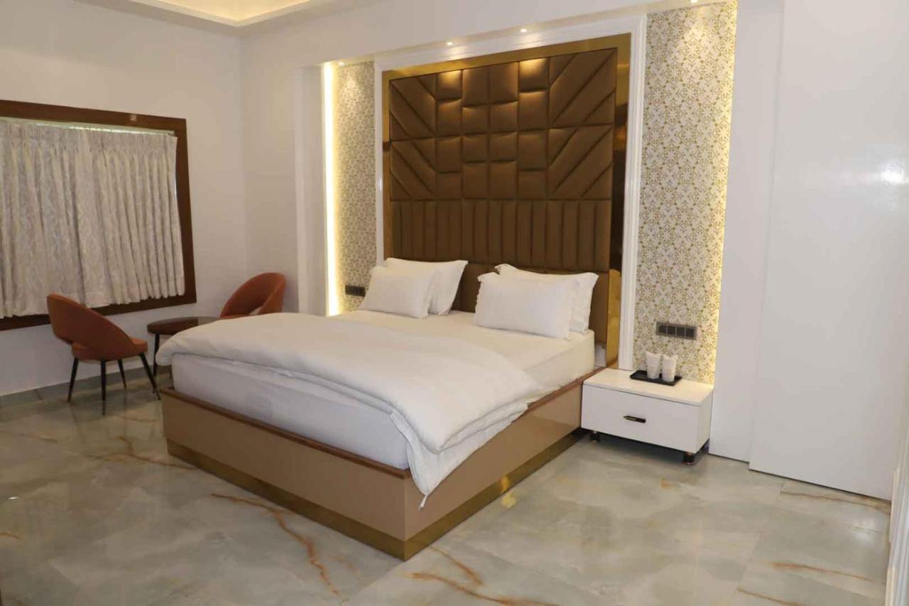 Golden Stone Resorts Alīgarh 외부 사진